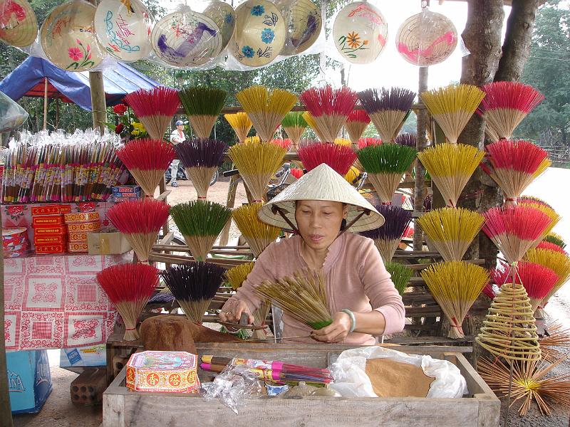 055- Hue- fabrique encens.JPG - Hué- fabrique d'encens
